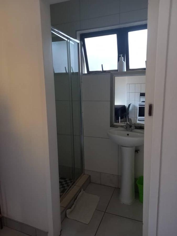 Self-Catering Studio, Unit 3 On Krupp Виндхук Экстерьер фото