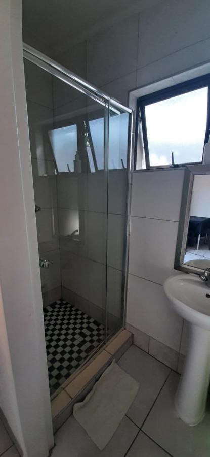 Self-Catering Studio, Unit 3 On Krupp Виндхук Экстерьер фото